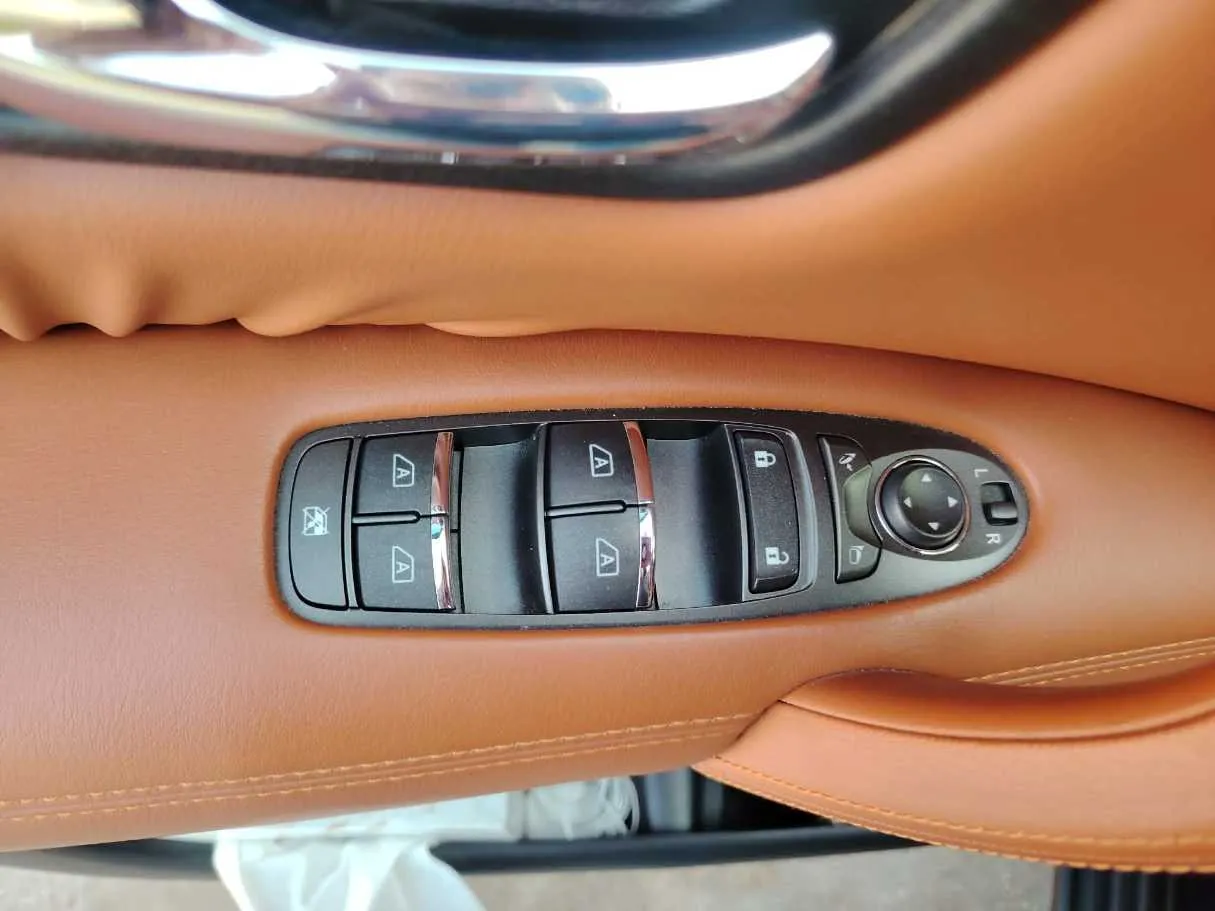 Car image 47