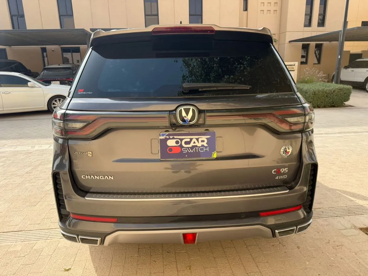 Car image 5