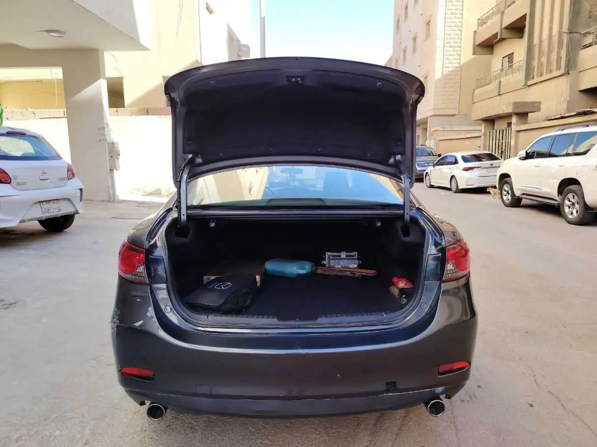 Car image 24