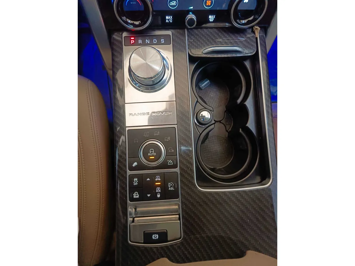 Car image 26