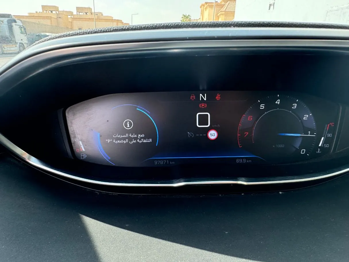 Car image 22