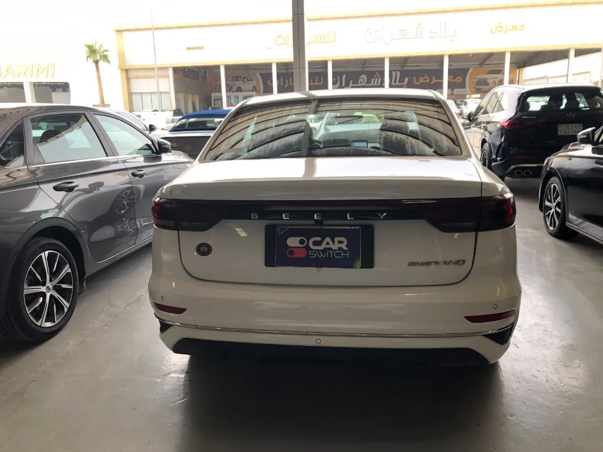 Car image 3