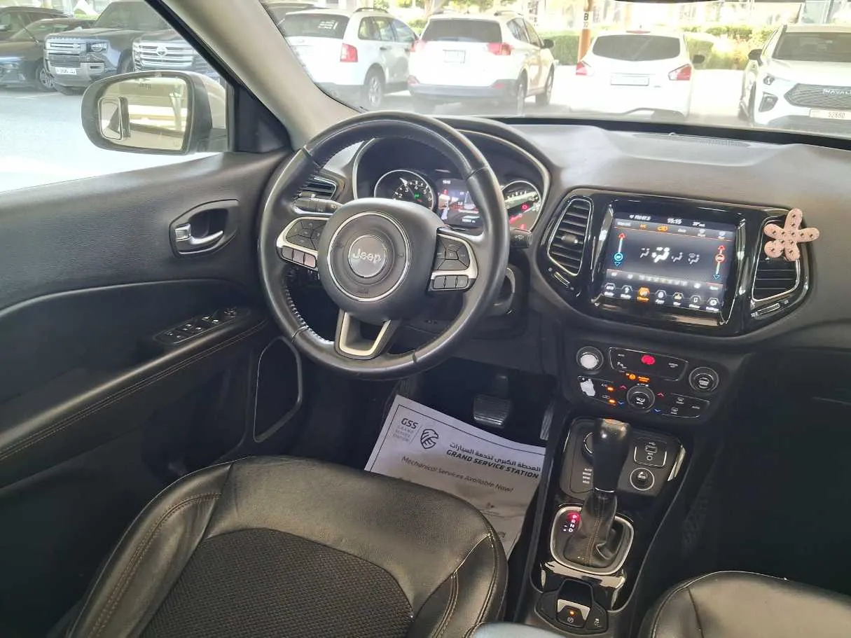 Car image 16