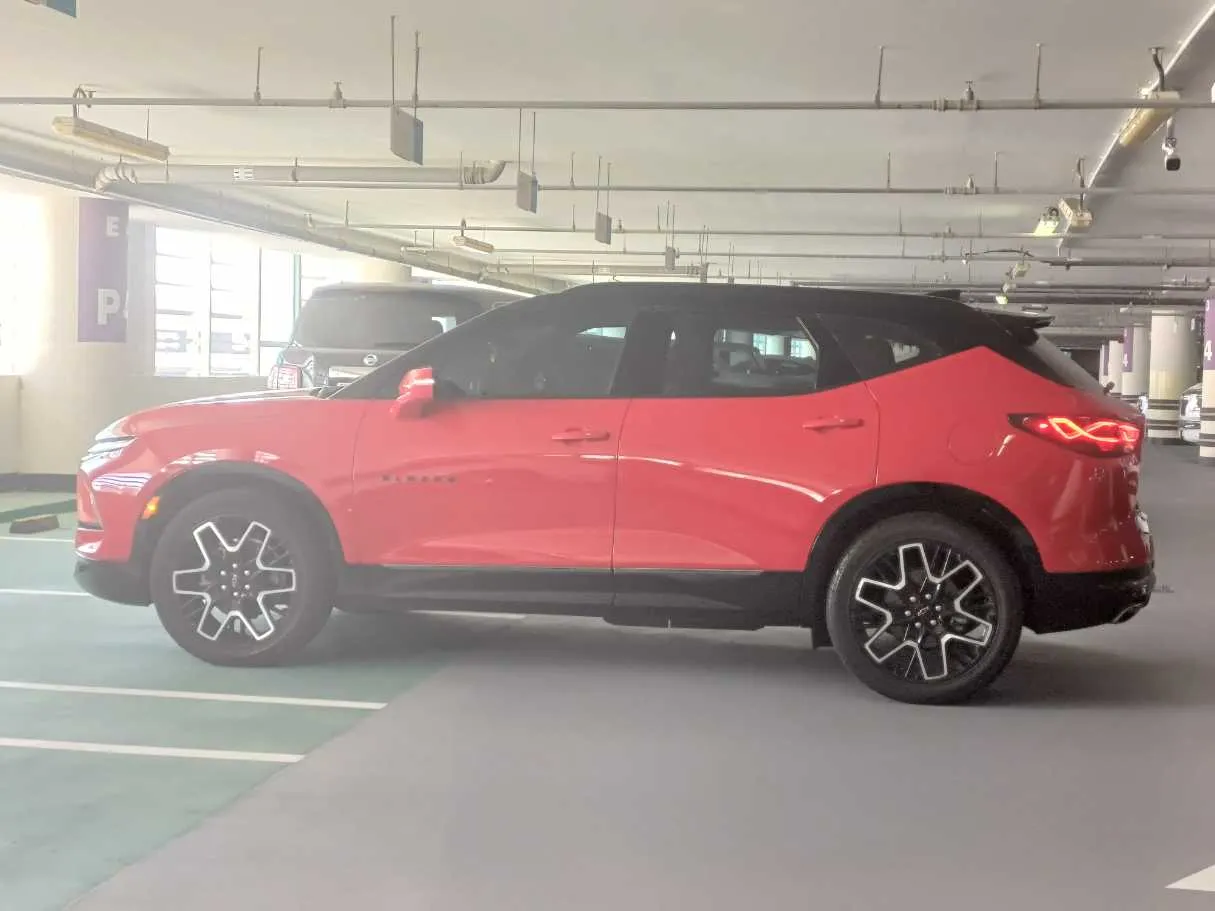 Car image 8
