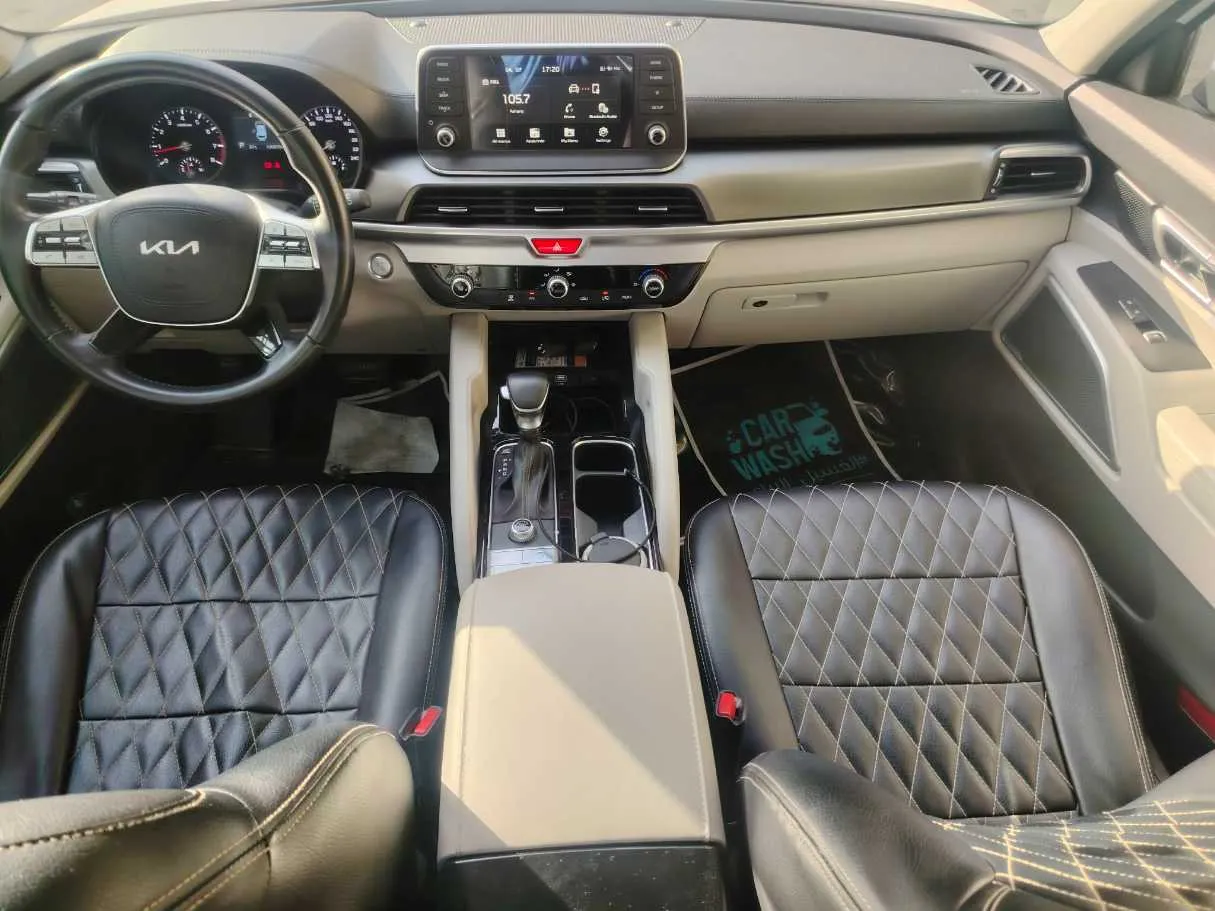 Car image 24