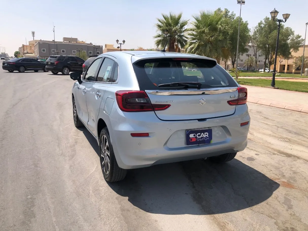 Car image 7