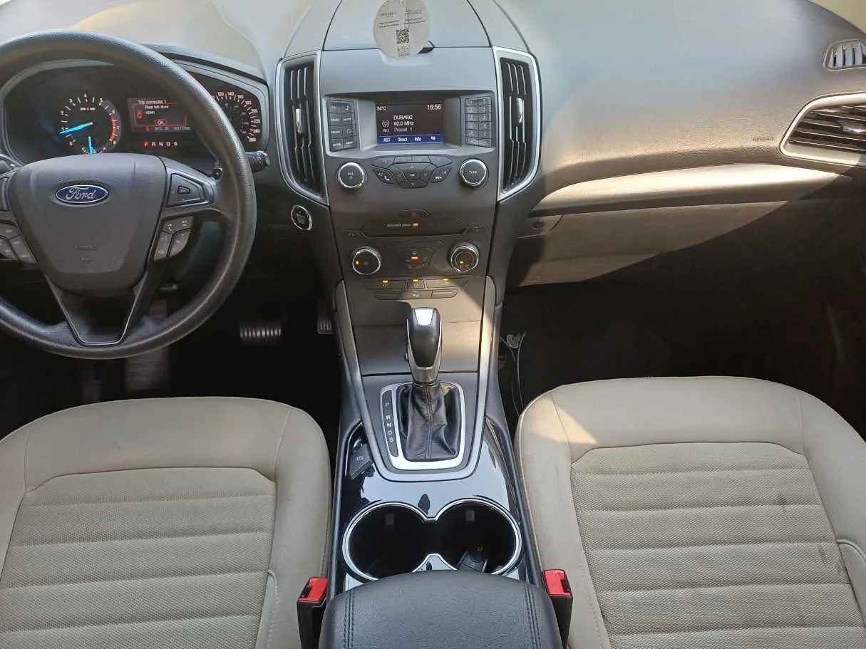 Car image 16
