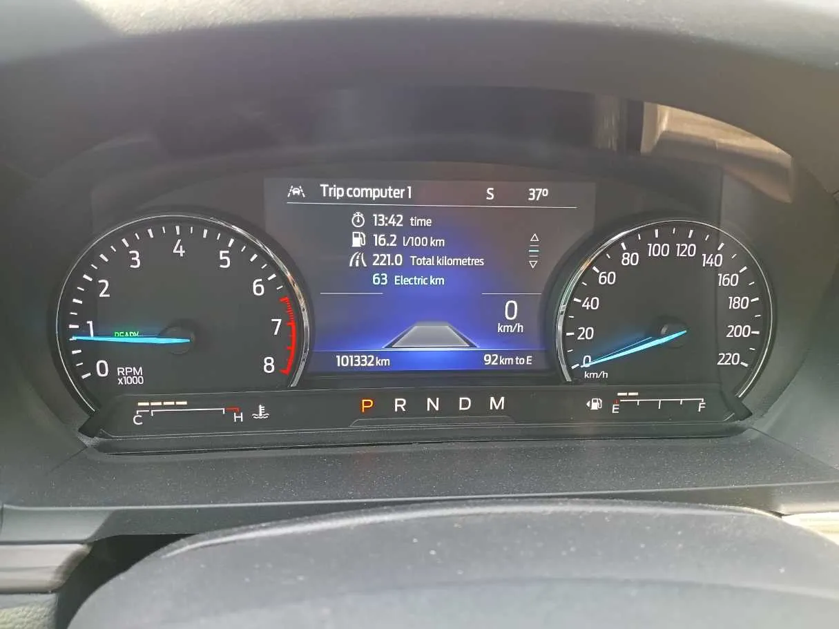 Car image 19