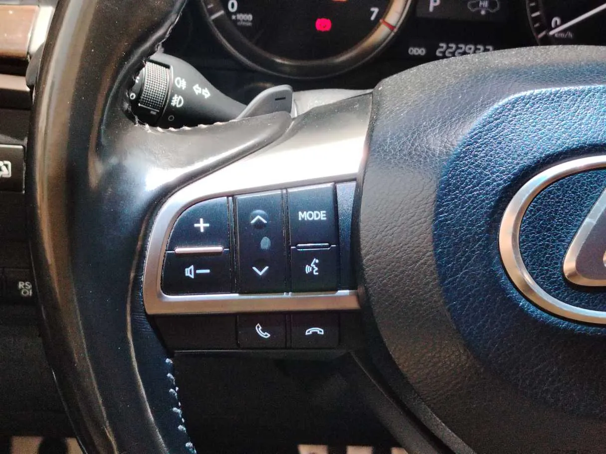 Car image 33