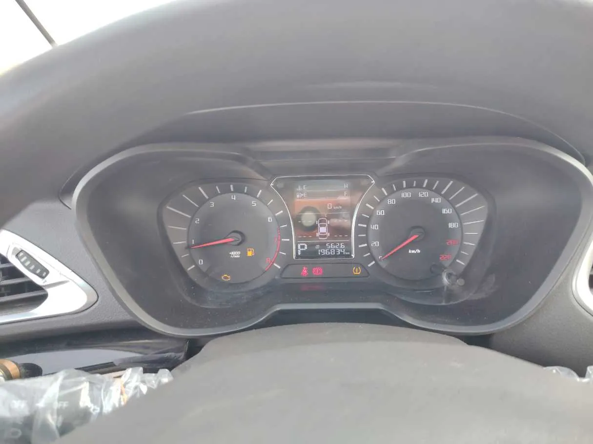 Car image 17