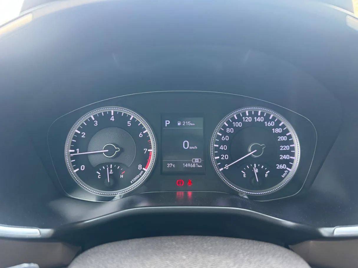 Car image 20