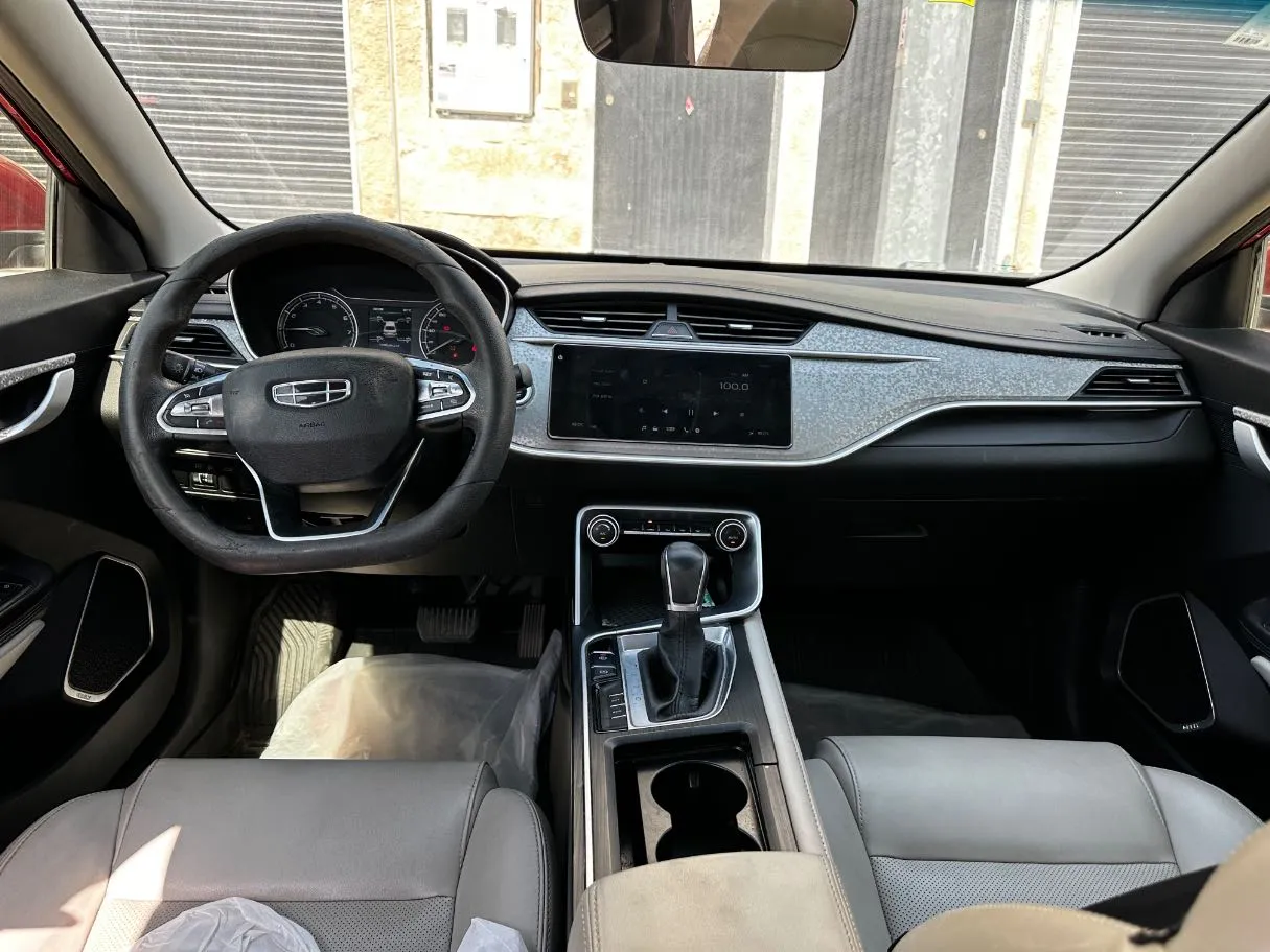 Car image 16