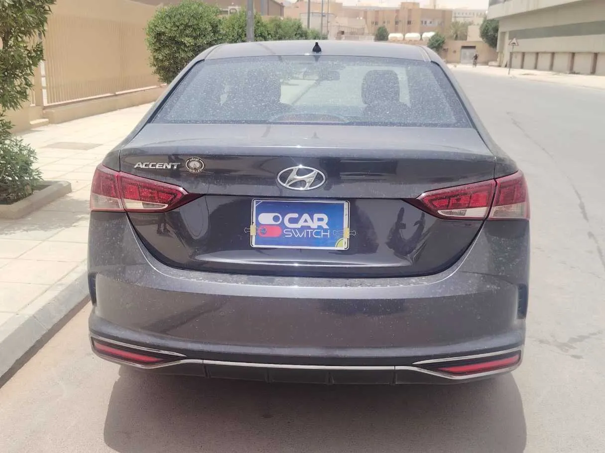Car image 6