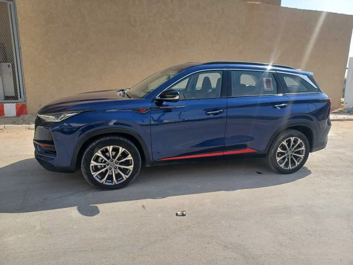 Car image 8