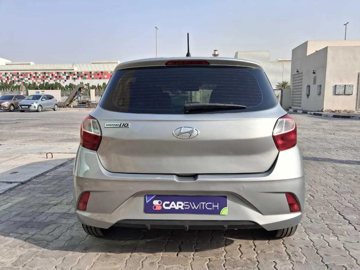 Car image 6