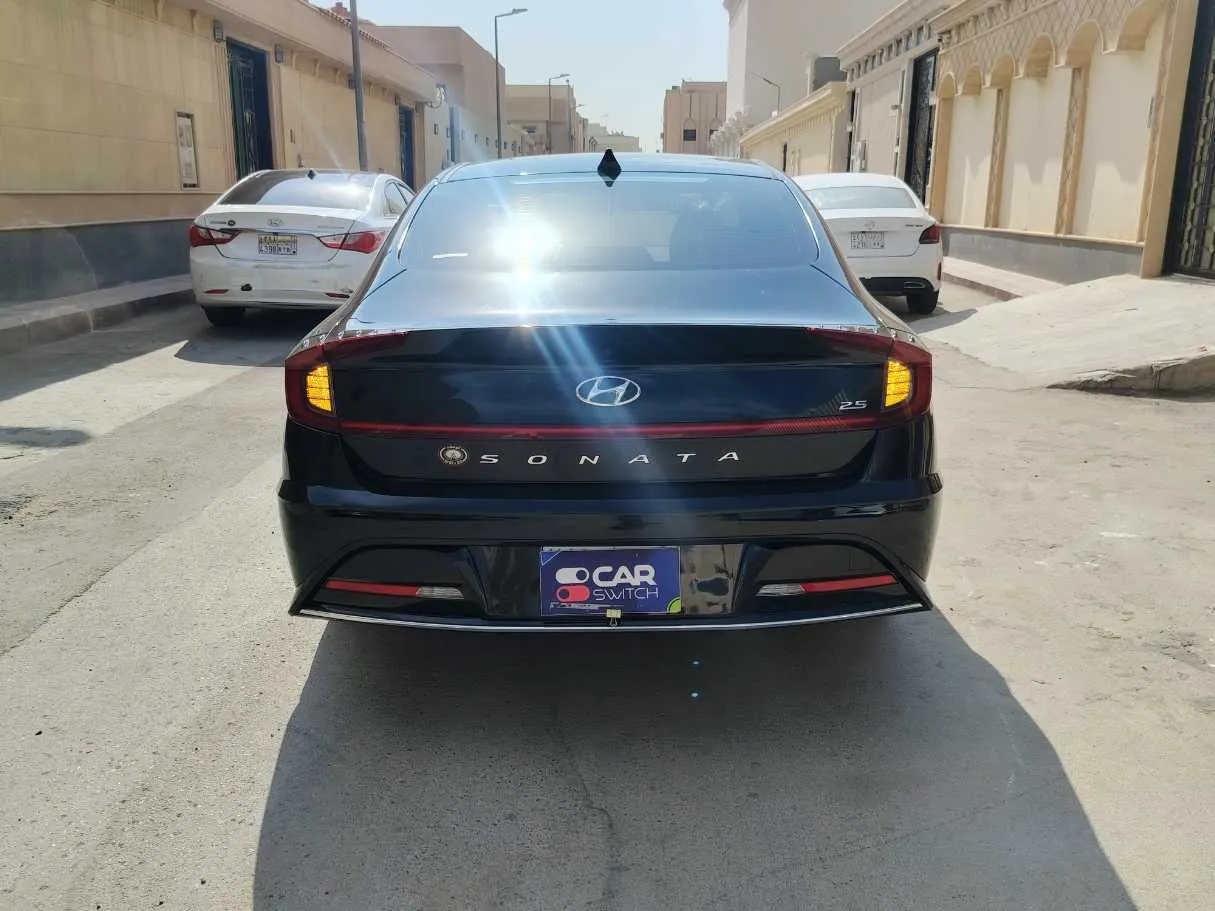 Car image 6
