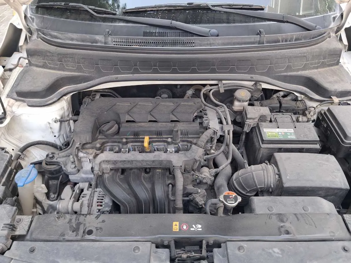 Car image 21