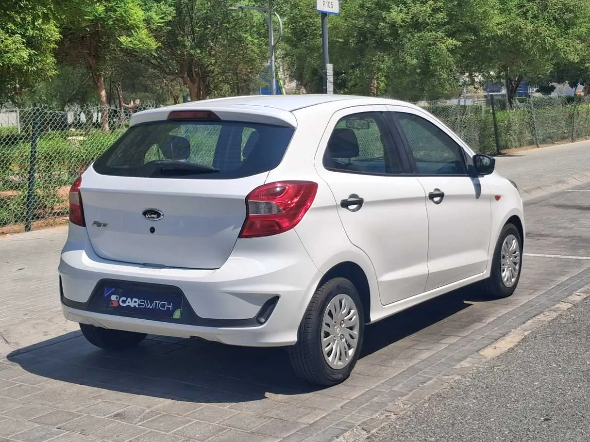 Car image 5