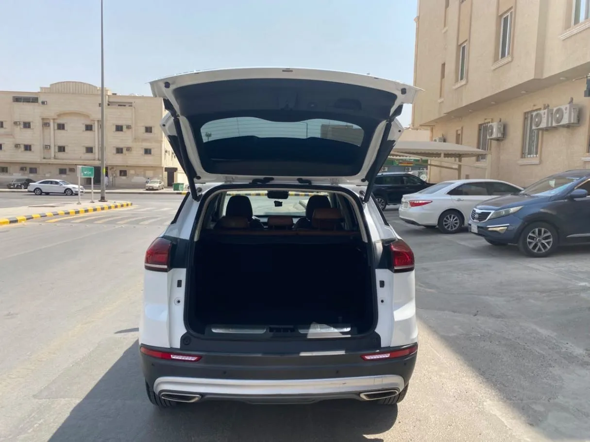 Car image 21