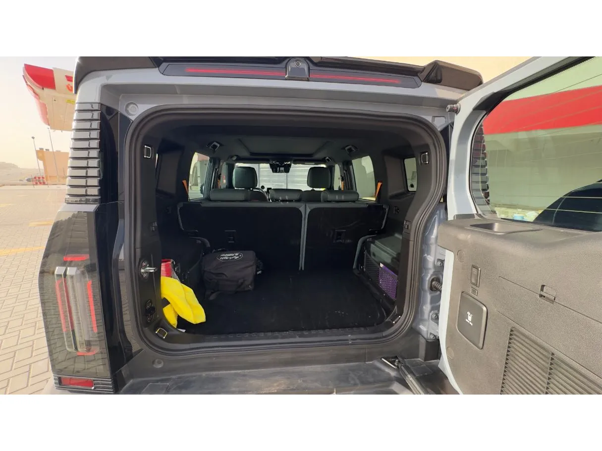 Car image 20