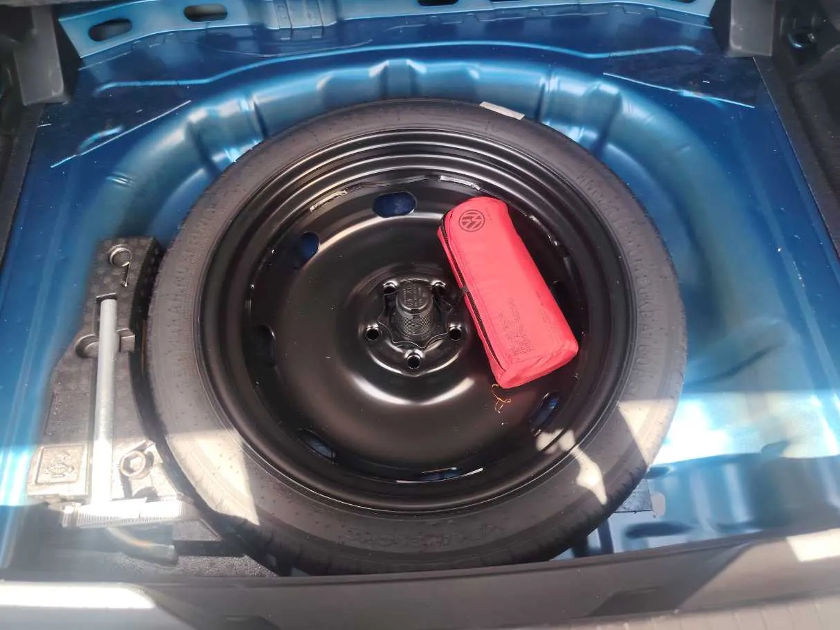 Car image 31