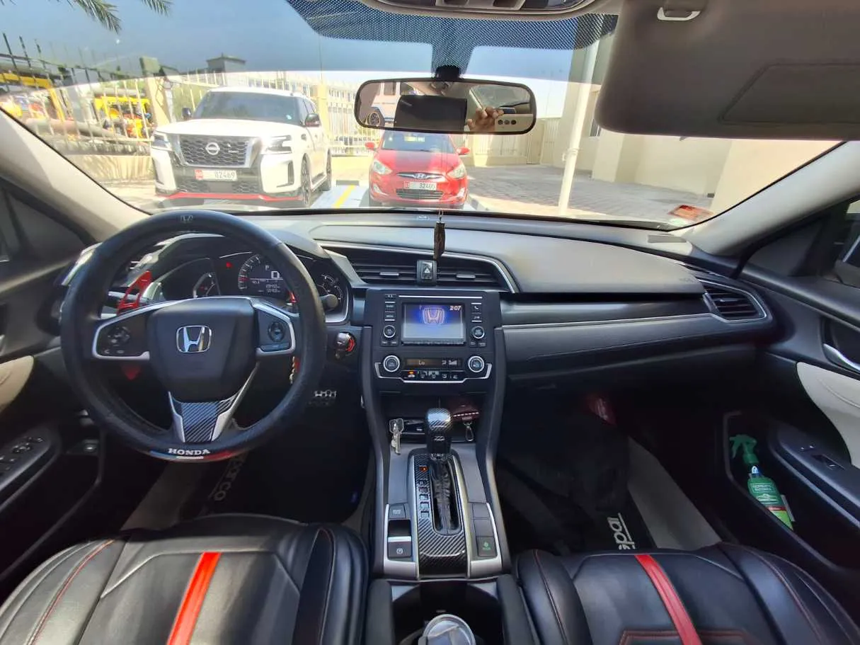 Car image 14