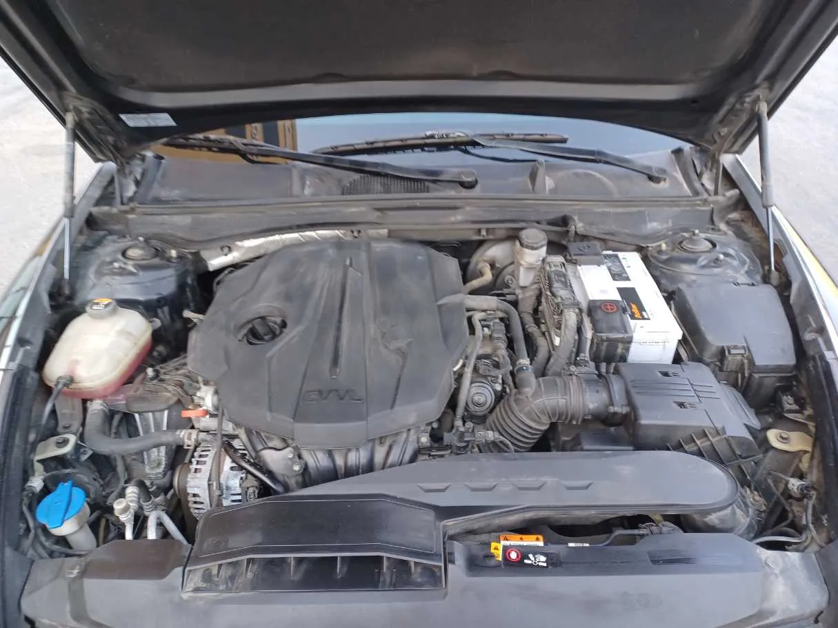 Car image 25