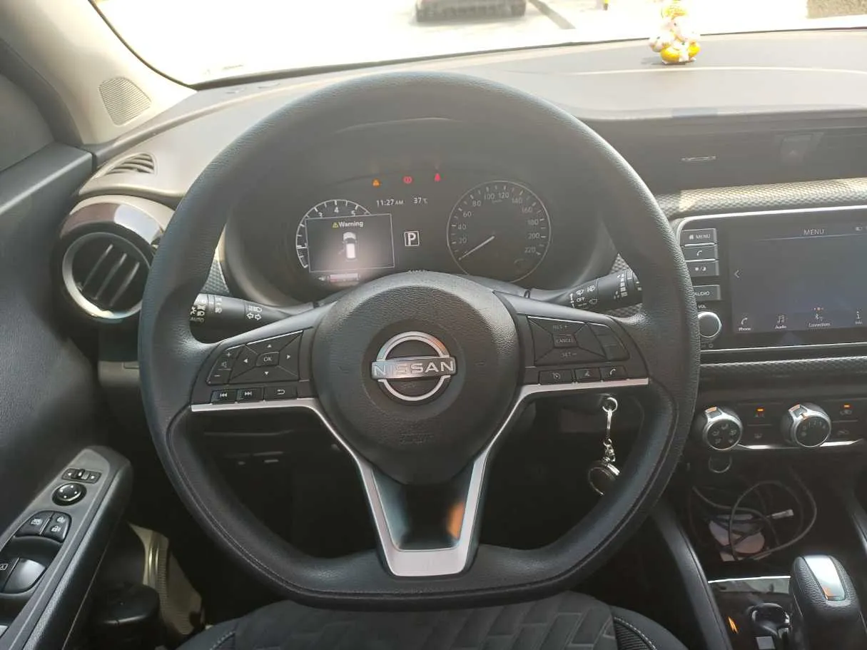 Car image 17