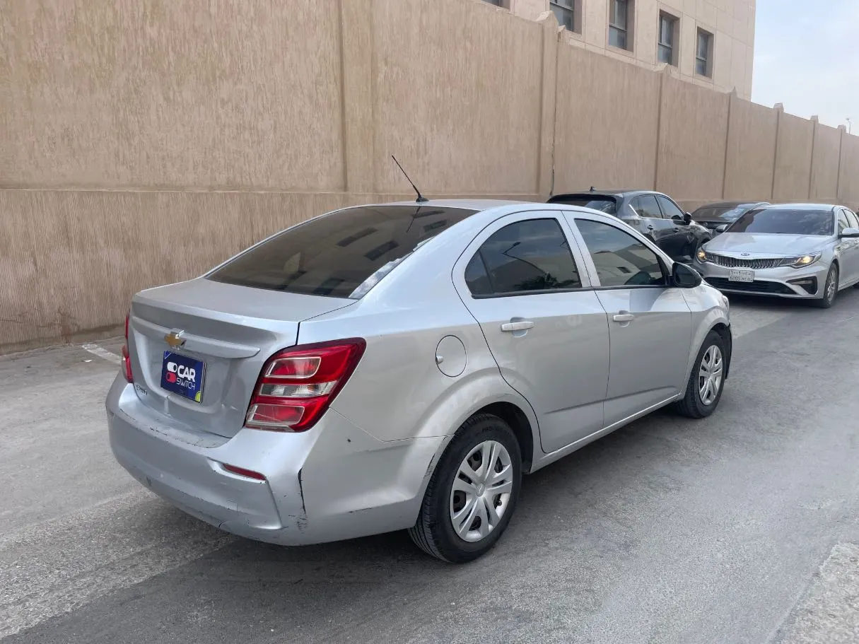 Car image 5