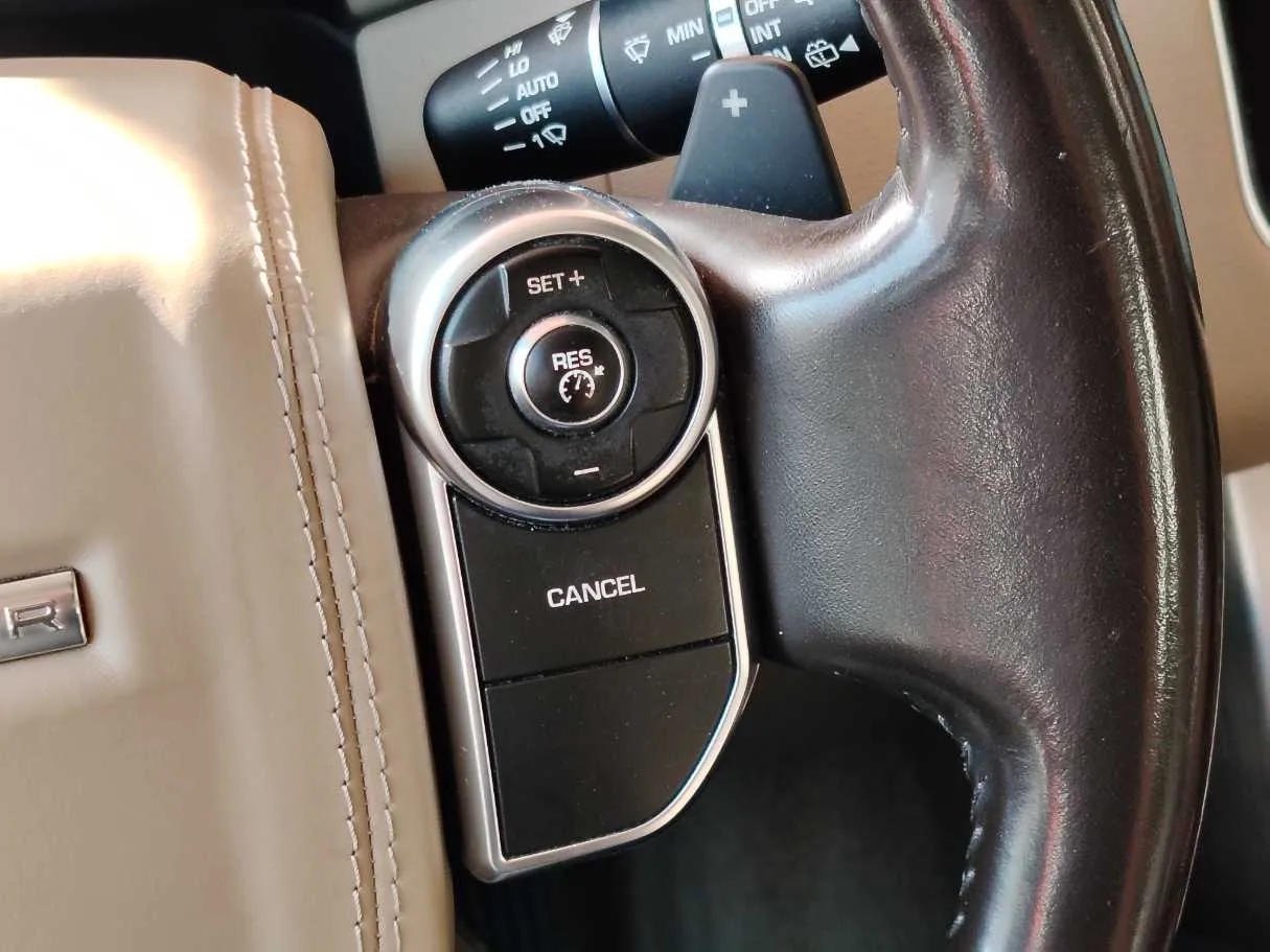 Car image 34