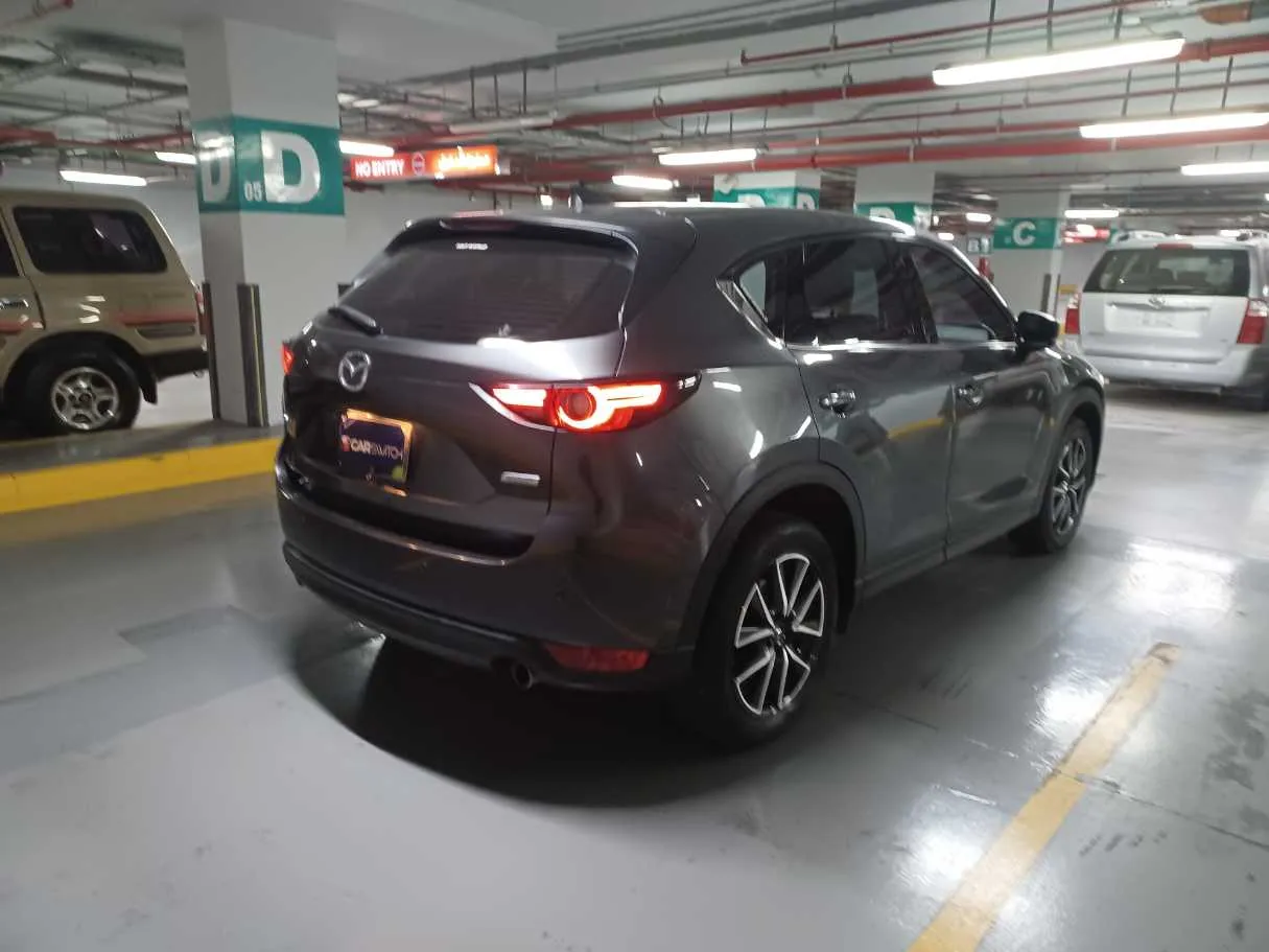 Car image 5
