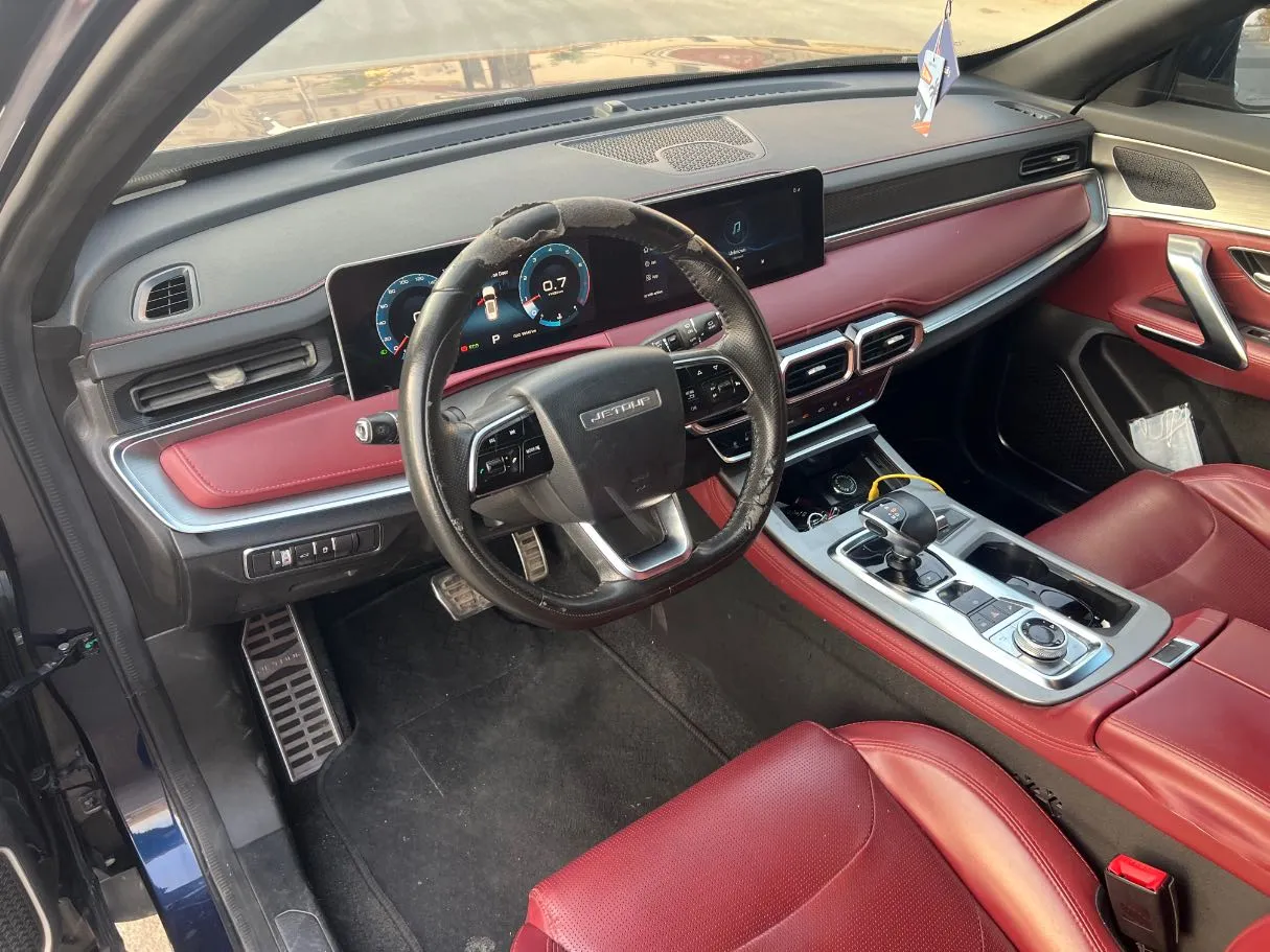 Car image 11