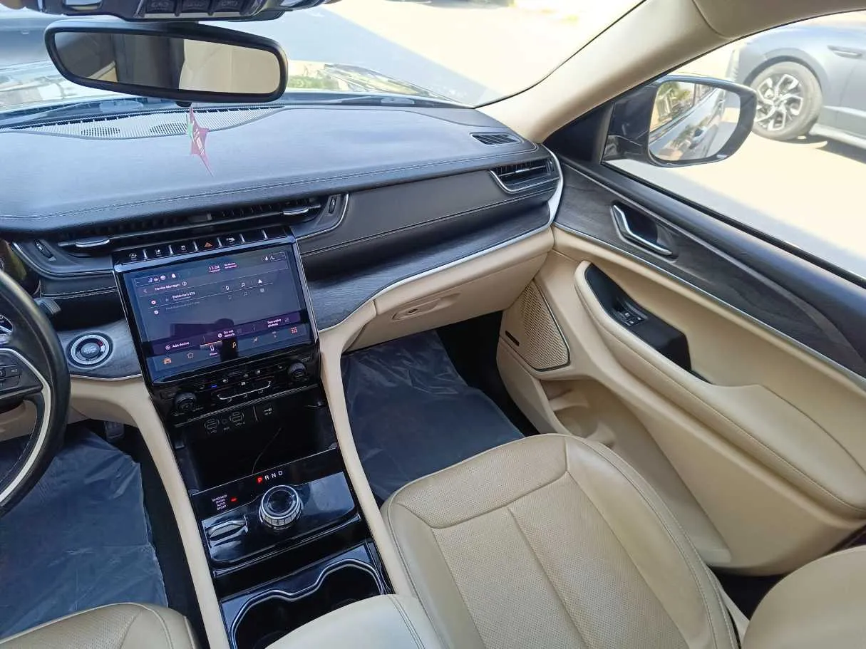 Car image 21