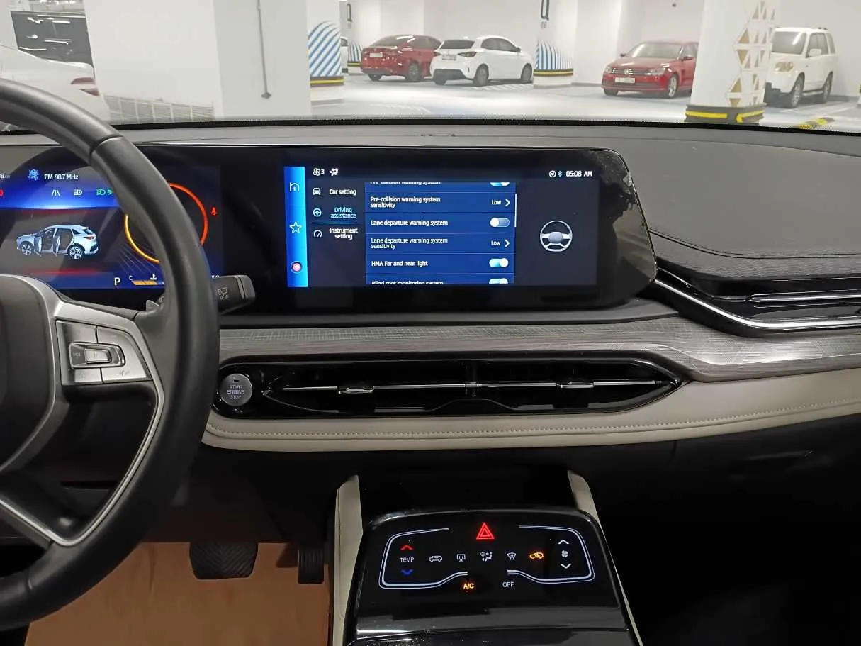 Car image 16