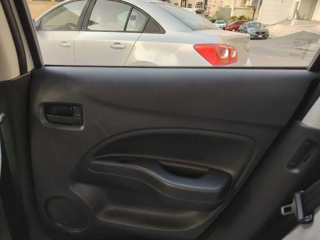 Car image 36