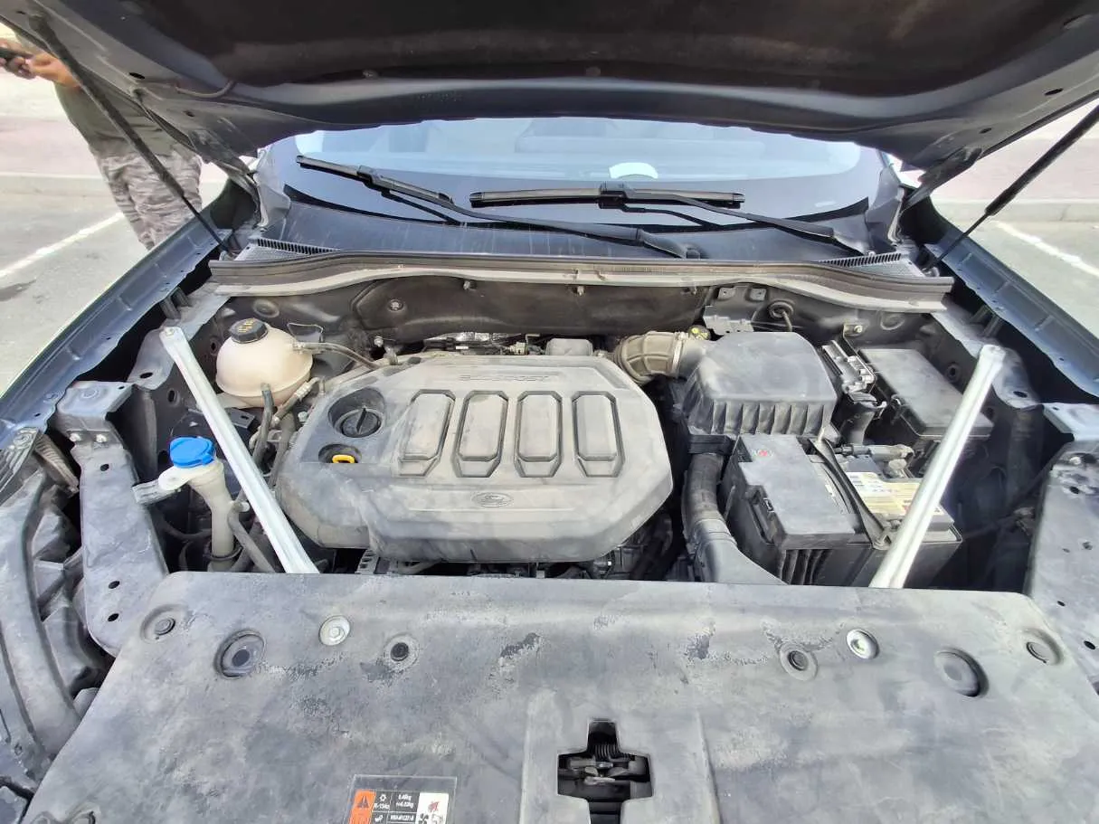 Car image 19