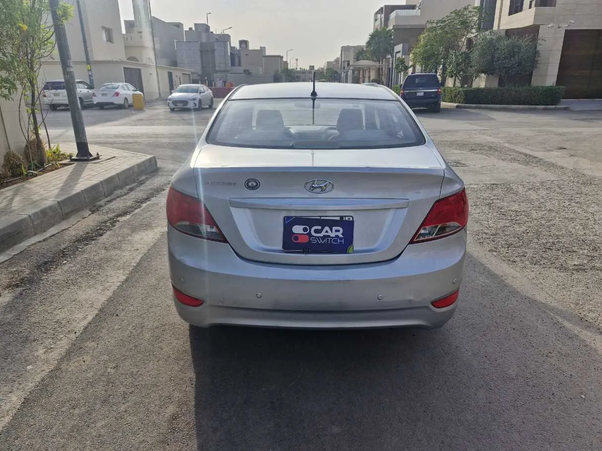 Car image 6