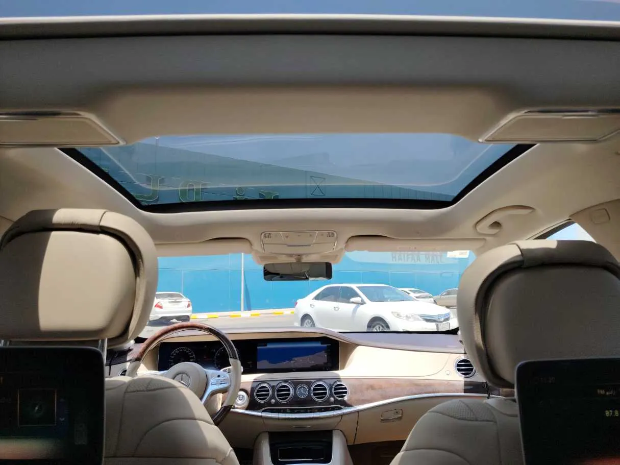Car image 18