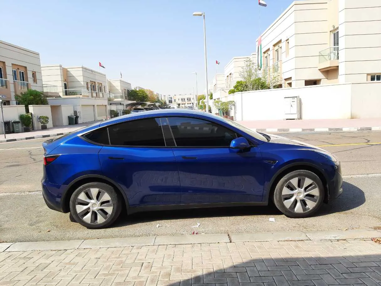 Car image 8