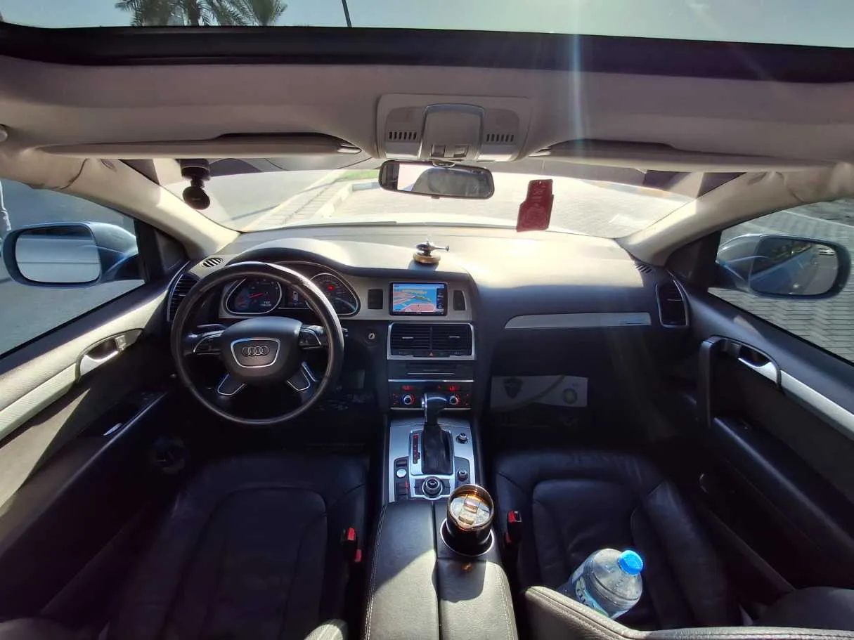 Car image 17