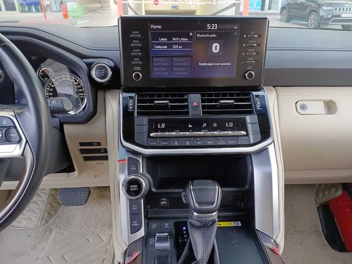 Car image 17