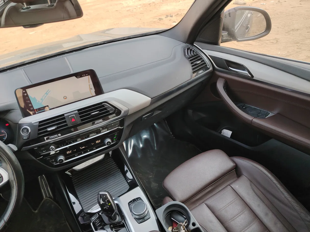 Car image 20