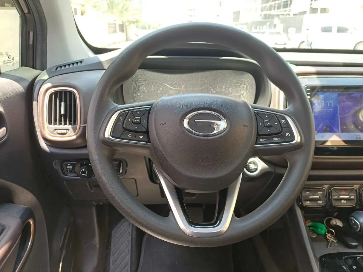 Car image 16