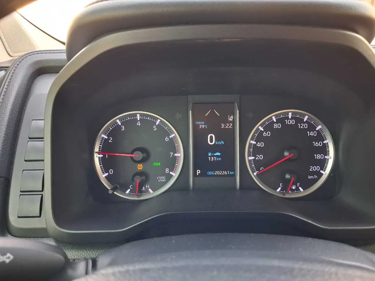 Car image 20