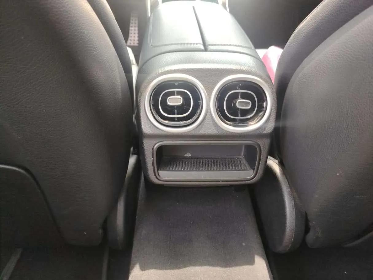 Car image 39