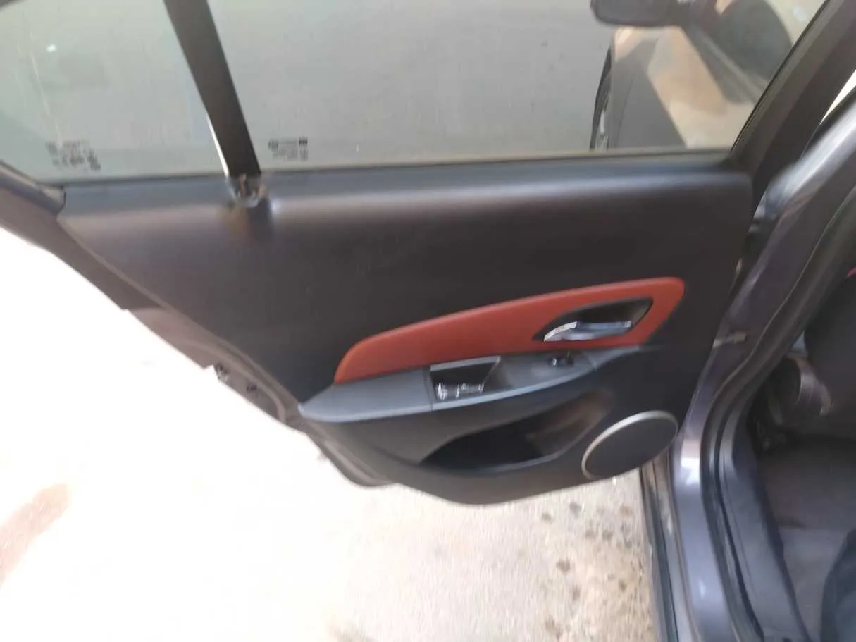 Car image 16