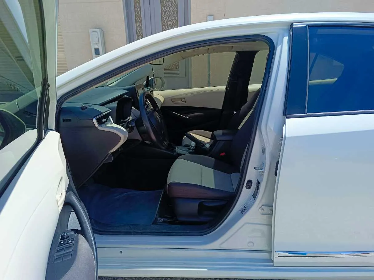 Car image 12