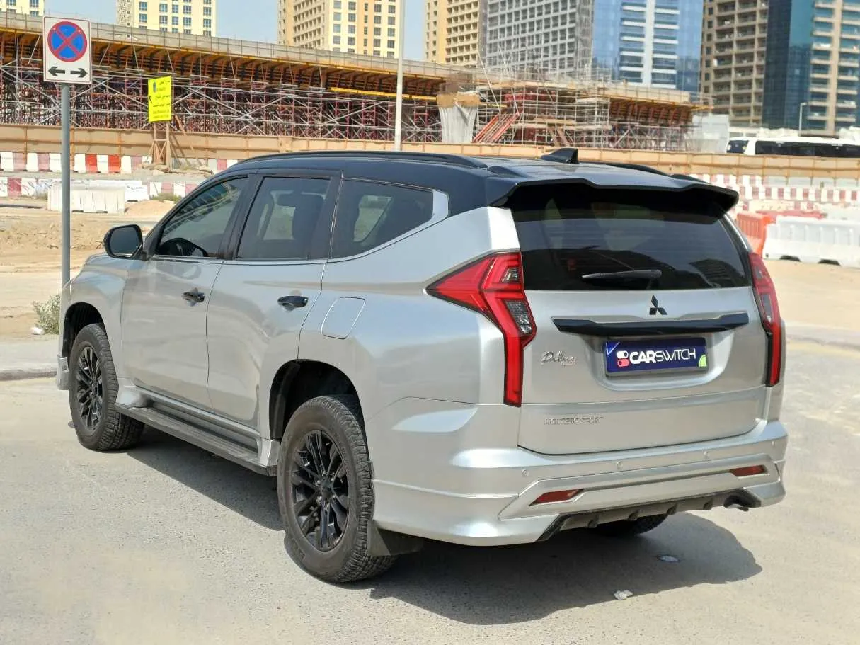 Car image 7