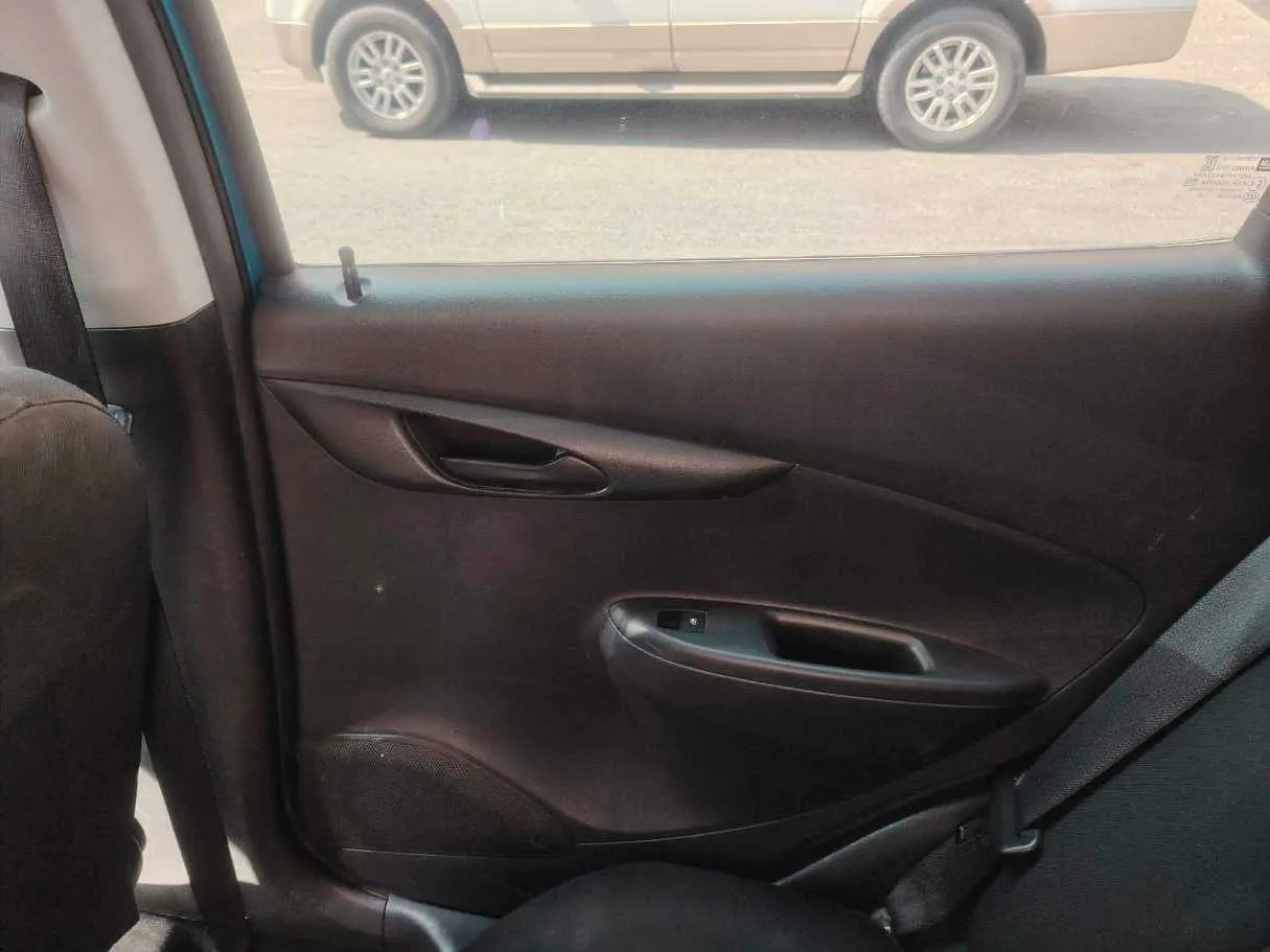 Car image 33