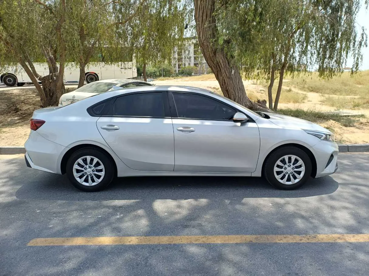 Car image 8